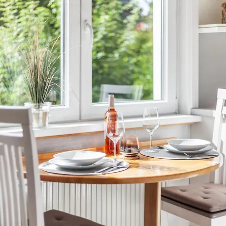 Ferienwohnung LEE im Kapitänshaus OSTSEEROSE Lübeck Exterior foto