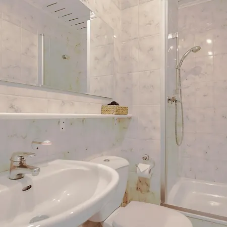 Ferienwohnung LEE im Kapitänshaus OSTSEEROSE Lübeck Exterior foto
