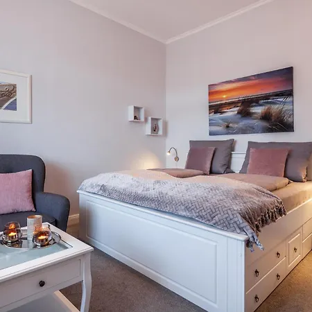 Ferienwohnung LEE im Kapitänshaus OSTSEEROSE Lübeck Exterior foto