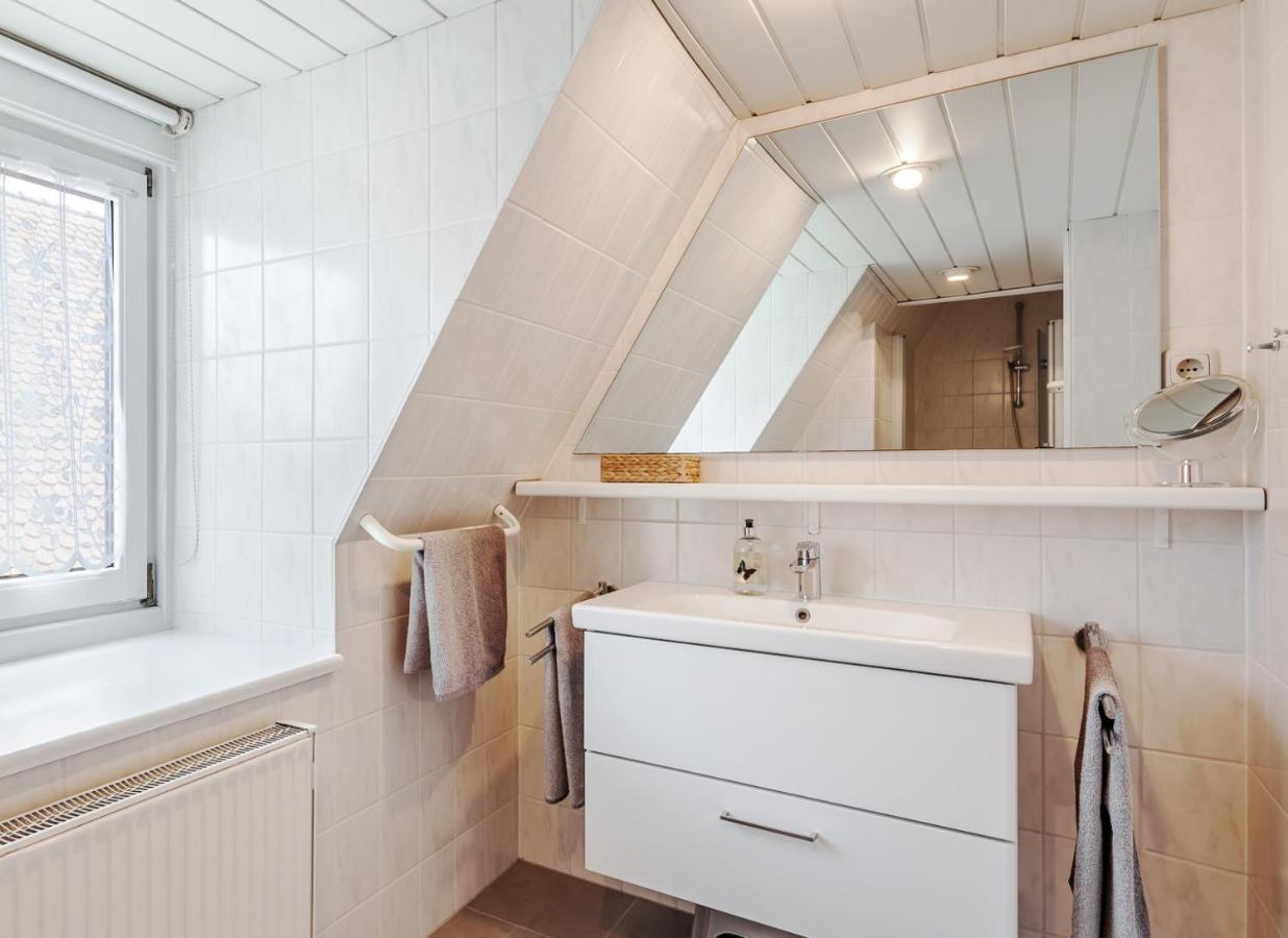 Apartment Lee Im Kapitänshaus Ostseerose Lübeck